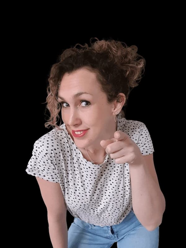 Eline wijst naar je